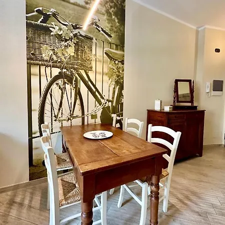 Hostdomus - Casa Betta ألاسيو
