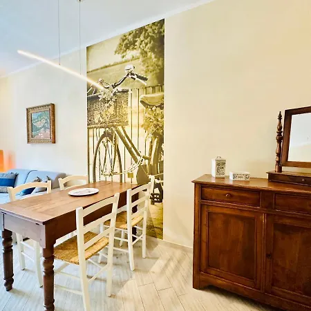 Hostdomus - Casa Betta * ألاسيو